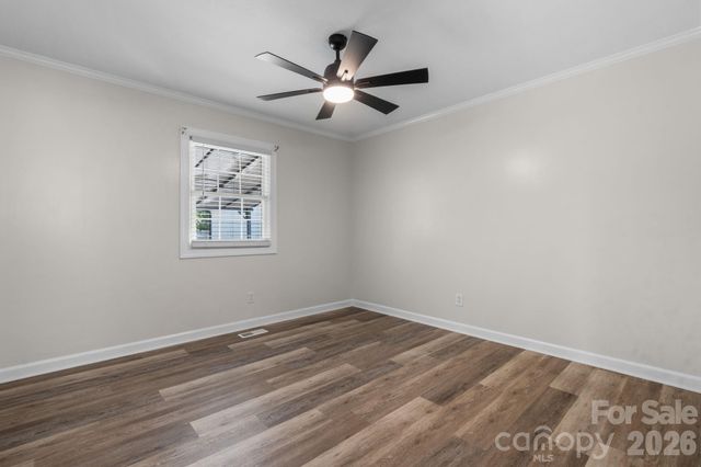 5795 Valley Field Road, Hickory, NC 28602