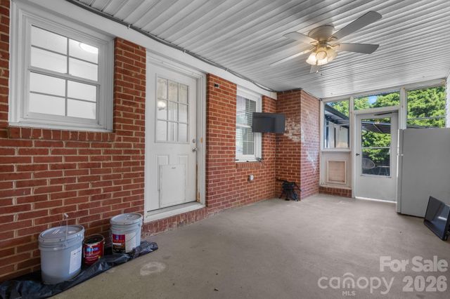 5795 Valley Field Road, Hickory, NC 28602