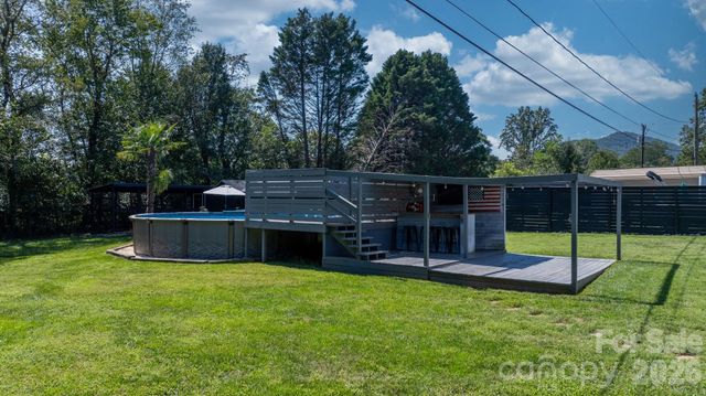 5795 Valley Field Road, Hickory, NC 28602