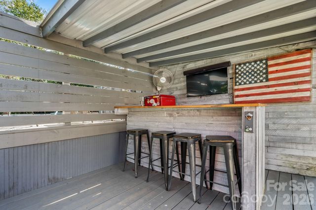 5795 Valley Field Road, Hickory, NC 28602
