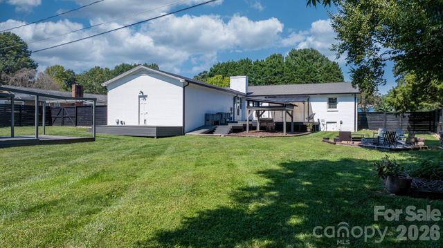 5795 Valley Field Road, Hickory, NC 28602