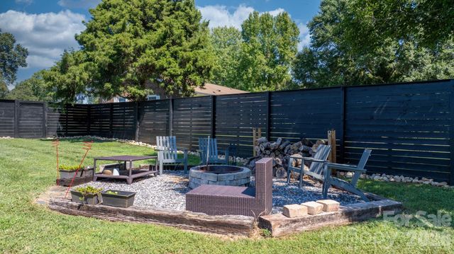 5795 Valley Field Road, Hickory, NC 28602