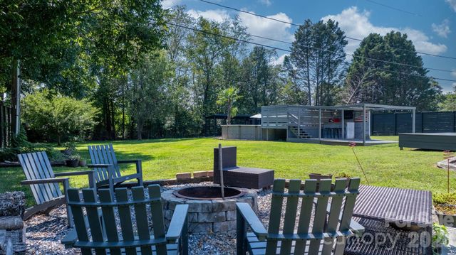 5795 Valley Field Road, Hickory, NC 28602