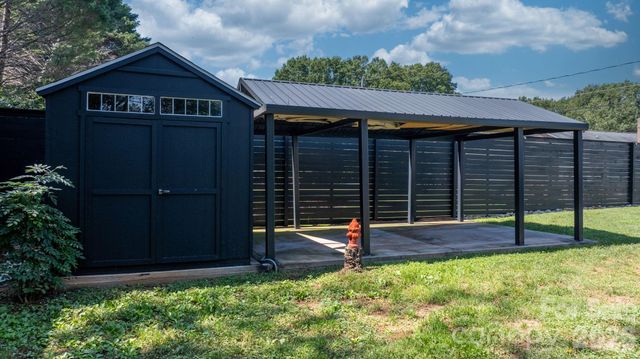 5795 Valley Field Road, Hickory, NC 28602