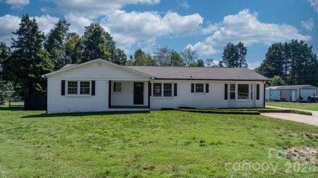 5795 Valley Field Road, Hickory, NC 28602