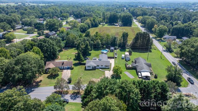 5795 Valley Field Road, Hickory, NC 28602