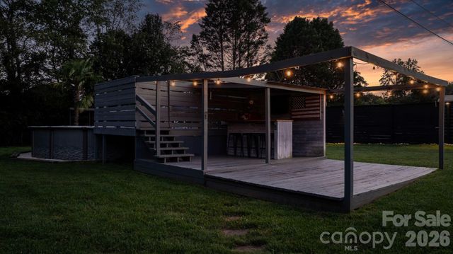5795 Valley Field Road, Hickory, NC 28602