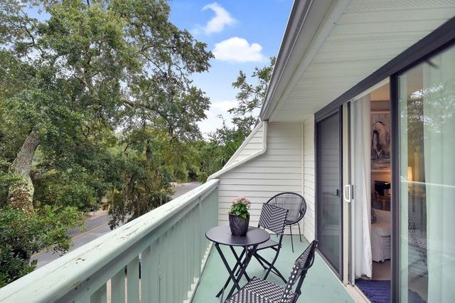 1517 Wood Ave, St Simons Island, GA 31522