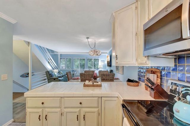 1517 Wood Ave, St Simons Island, GA 31522