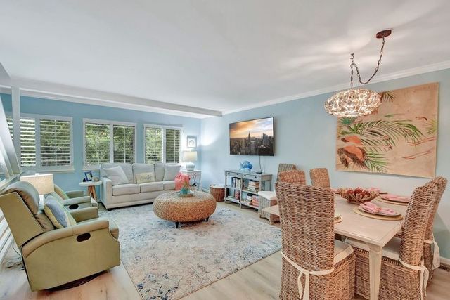 1517 Wood Ave, St Simons Island, GA 31522