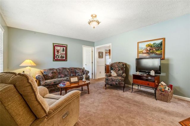 76 Baker SE Road, Cartersville, GA 30121