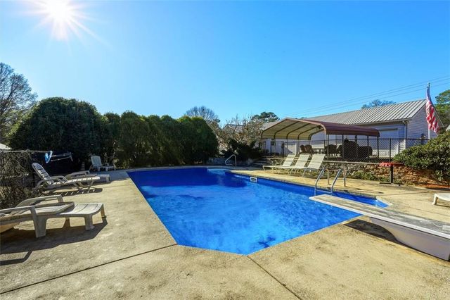 76 Baker SE Road, Cartersville, GA 30121