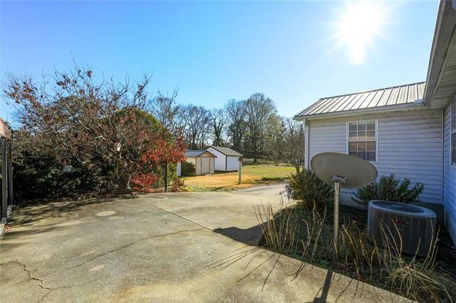 76 Baker SE Road, Cartersville, GA 30121