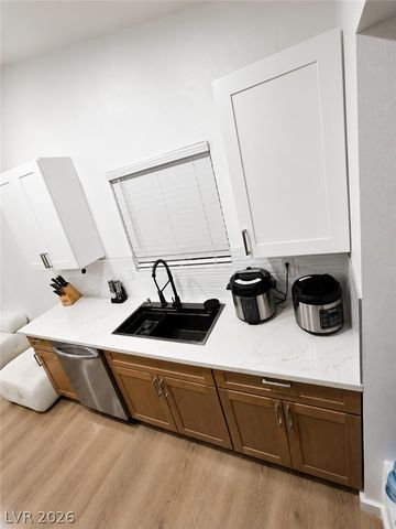 2735 Poppyseed Way, Las Vegas, NV 89142