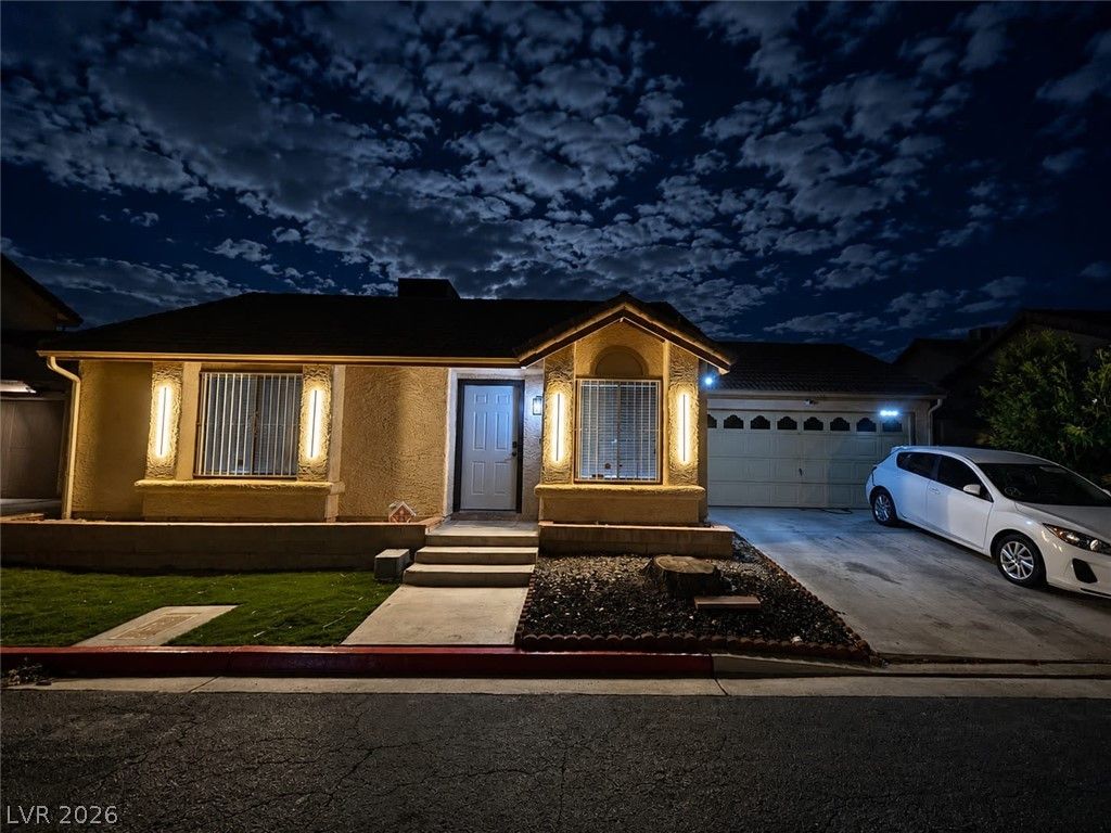 2735 Poppyseed Way, Las Vegas, NV 89142