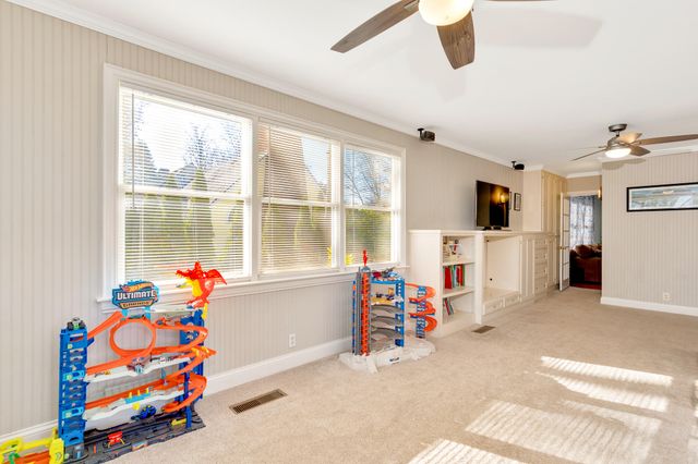 1407 Peter Pan Road, Lookout Mountain, GA 30750