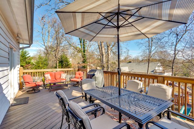 1407 Peter Pan Road, Lookout Mountain, GA 30750