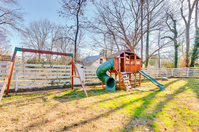 1407 Peter Pan Road, Lookout Mountain, GA 30750