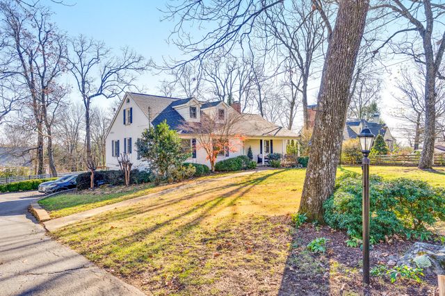1407 Peter Pan Road, Lookout Mountain, GA 30750