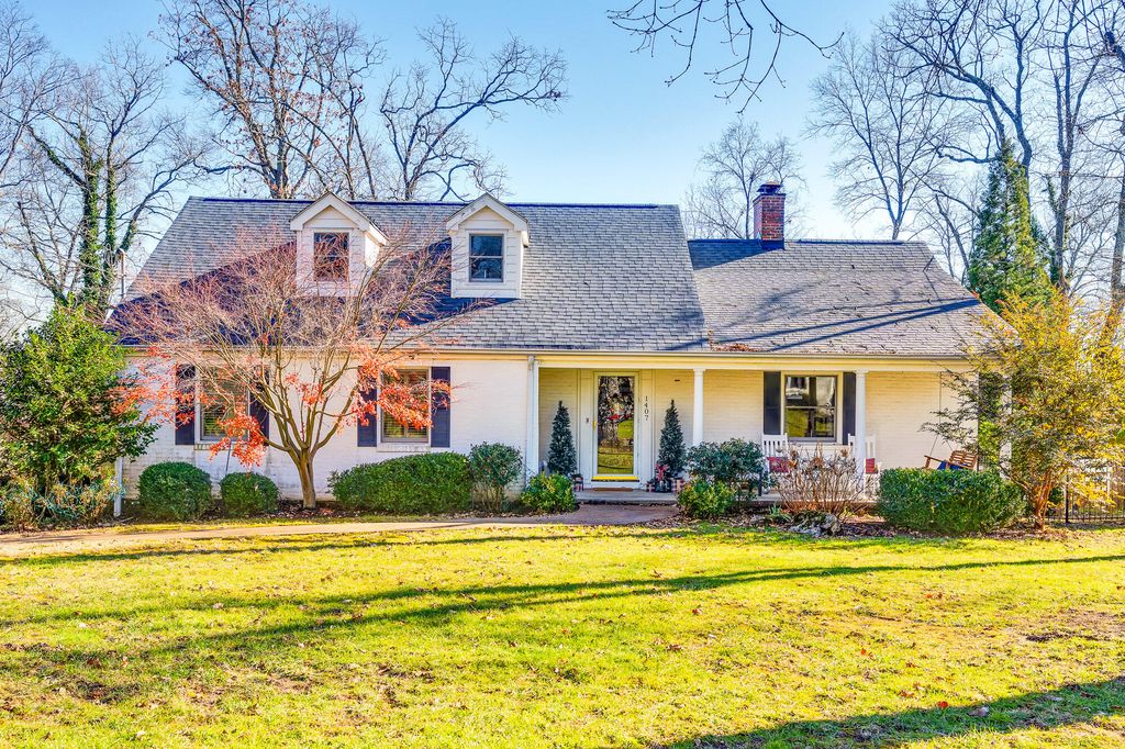 1407 Peter Pan Road, Lookout Mountain, GA 30750