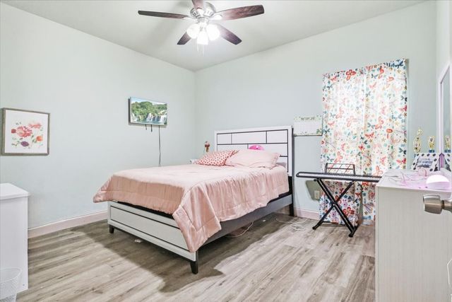 206 N Wood Street, Cleburne, TX 76033
