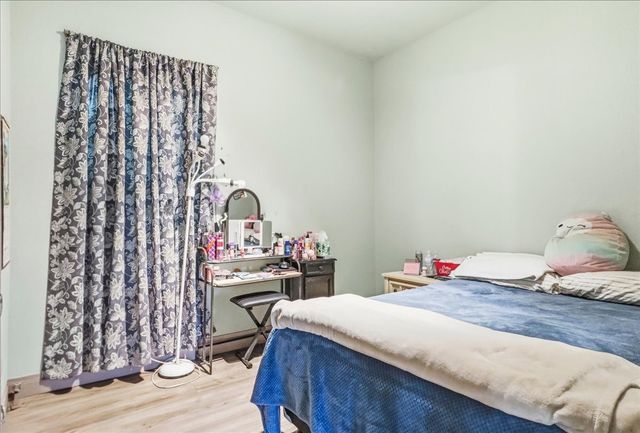 206 N Wood Street, Cleburne, TX 76033