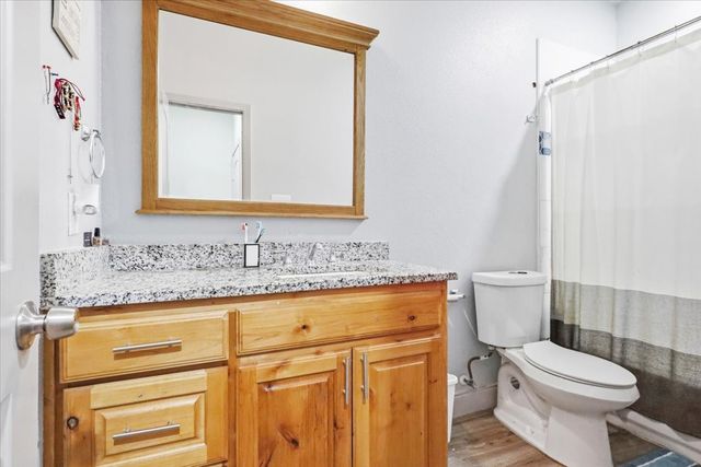 206 N Wood Street, Cleburne, TX 76033