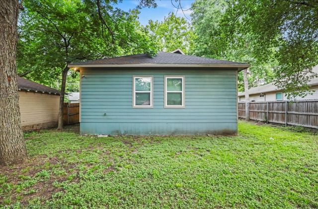 206 N Wood Street, Cleburne, TX 76033