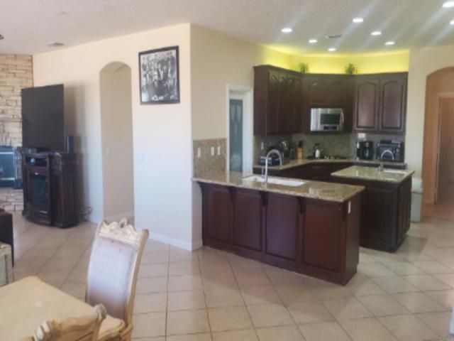 9367 Mustang Av, Apple Valley, CA 92308