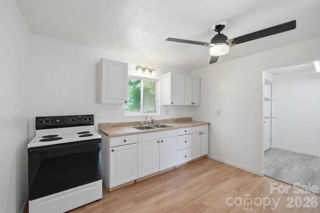 547 Pea Ridge Street, Morganton, NC 28655