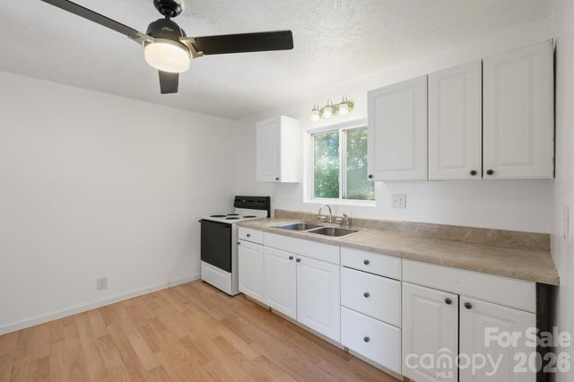 547 Pea Ridge Street, Morganton, NC 28655