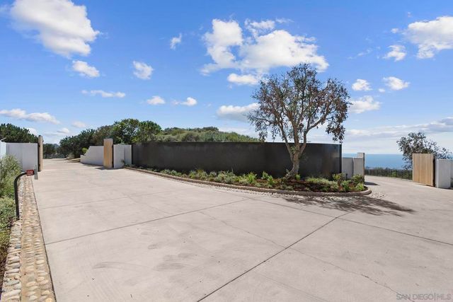 7151 Romero Loop, La Jolla, CA 92037