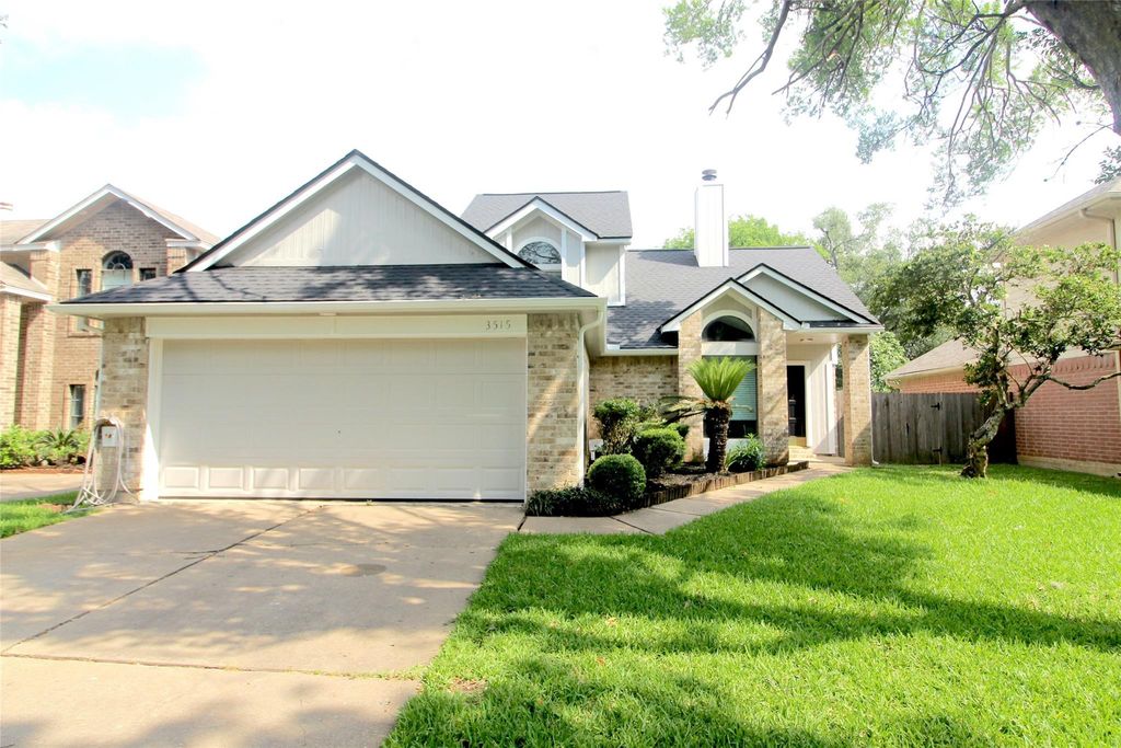 3515 Woodmere Lane, Sugar Land, TX 77478