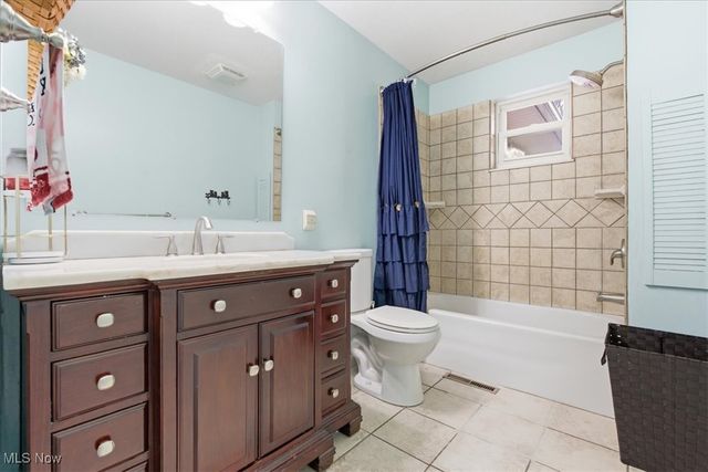 9 Oakbrook Lane, Mineral Wells, WV 26150