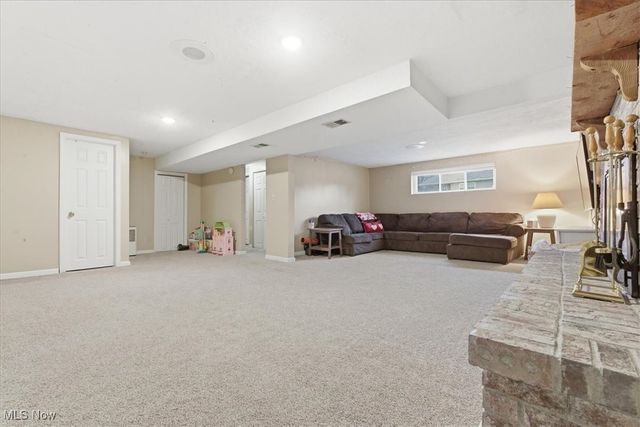 9 Oakbrook Lane, Mineral Wells, WV 26150