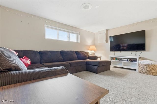 9 Oakbrook Lane, Mineral Wells, WV 26150