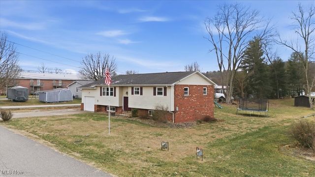 9 Oakbrook Lane, Mineral Wells, WV 26150