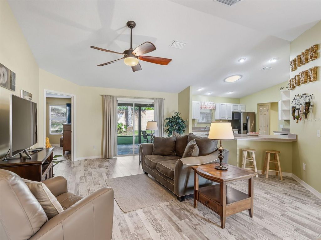 Image 5 of property listing at 3780 INFINITY RUN, The Villages, FL 32163