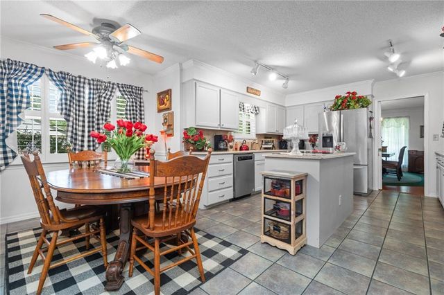 6648 Sugar Creek Drive S, Mobile, AL 36695