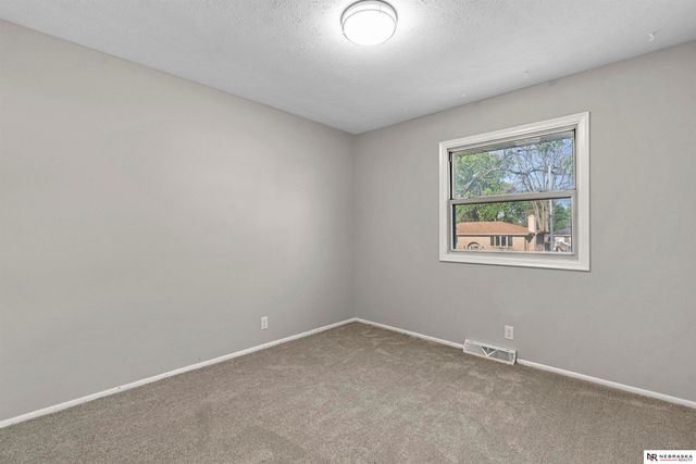 4116 N 101st Street, Omaha, NE 68134