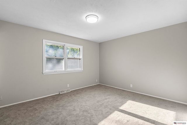 4116 N 101st Street, Omaha, NE 68134
