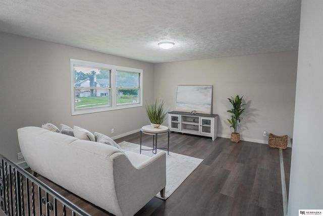 4116 N 101st Street, Omaha, NE 68134