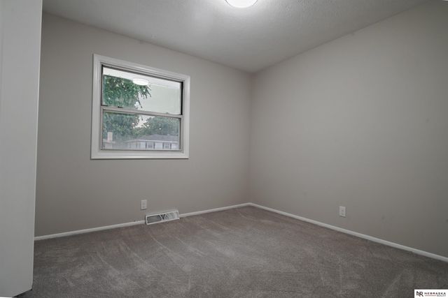 4116 N 101st Street, Omaha, NE 68134