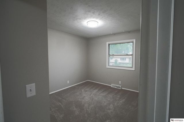4116 N 101st Street, Omaha, NE 68134