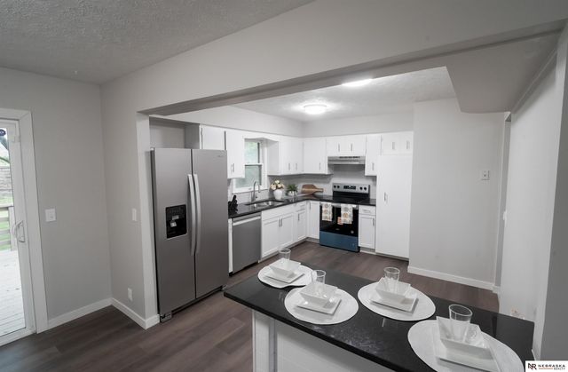 4116 N 101st Street, Omaha, NE 68134