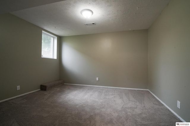 4116 N 101st Street, Omaha, NE 68134