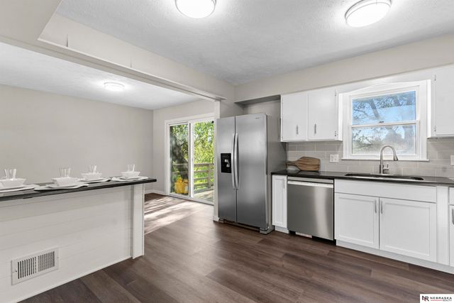 4116 N 101st Street, Omaha, NE 68134