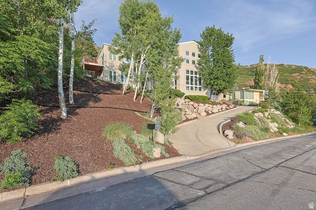 2093 S LAKELINE DR, Salt Lake City, UT 84109