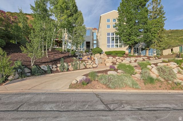 2093 S LAKELINE DR, Salt Lake City, UT 84109