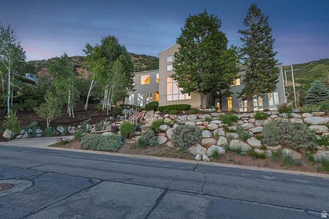 2093 S LAKELINE DR, Salt Lake City, UT 84109